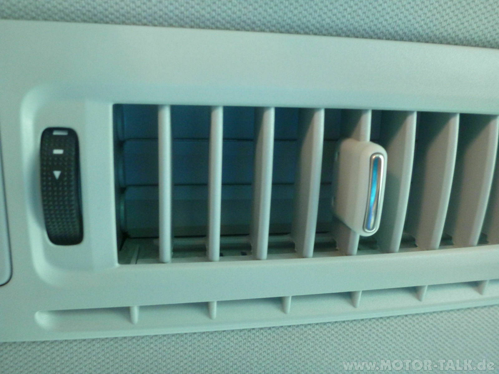 Wie Lüftungsdüsen über hinteren Türen abstellen (nur kalte Luft)?