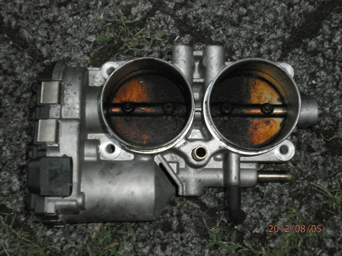 Lange Ansaugbrücke für V6 abzugeben.