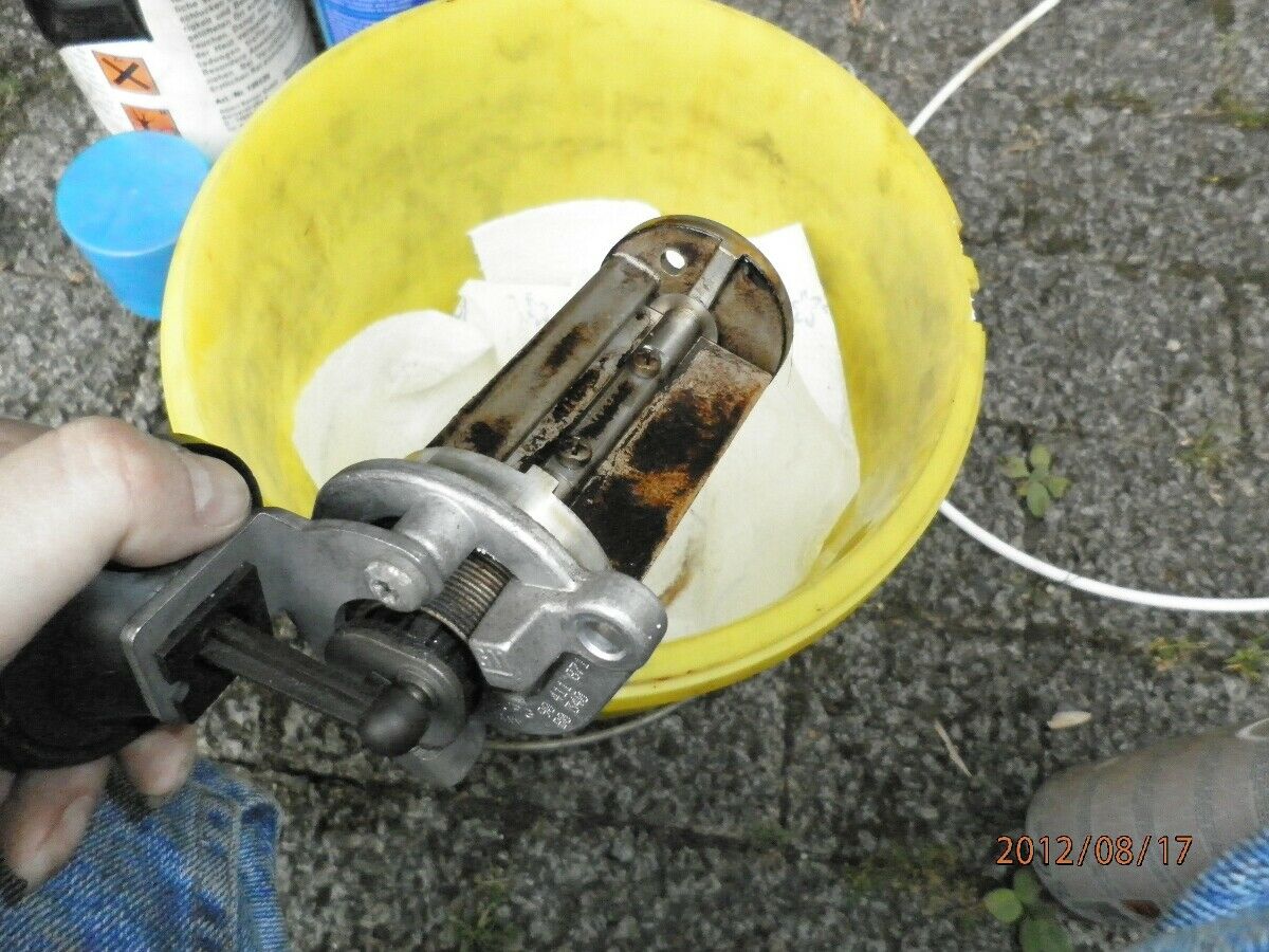 Lange Ansaugbrücke für V6 abzugeben.