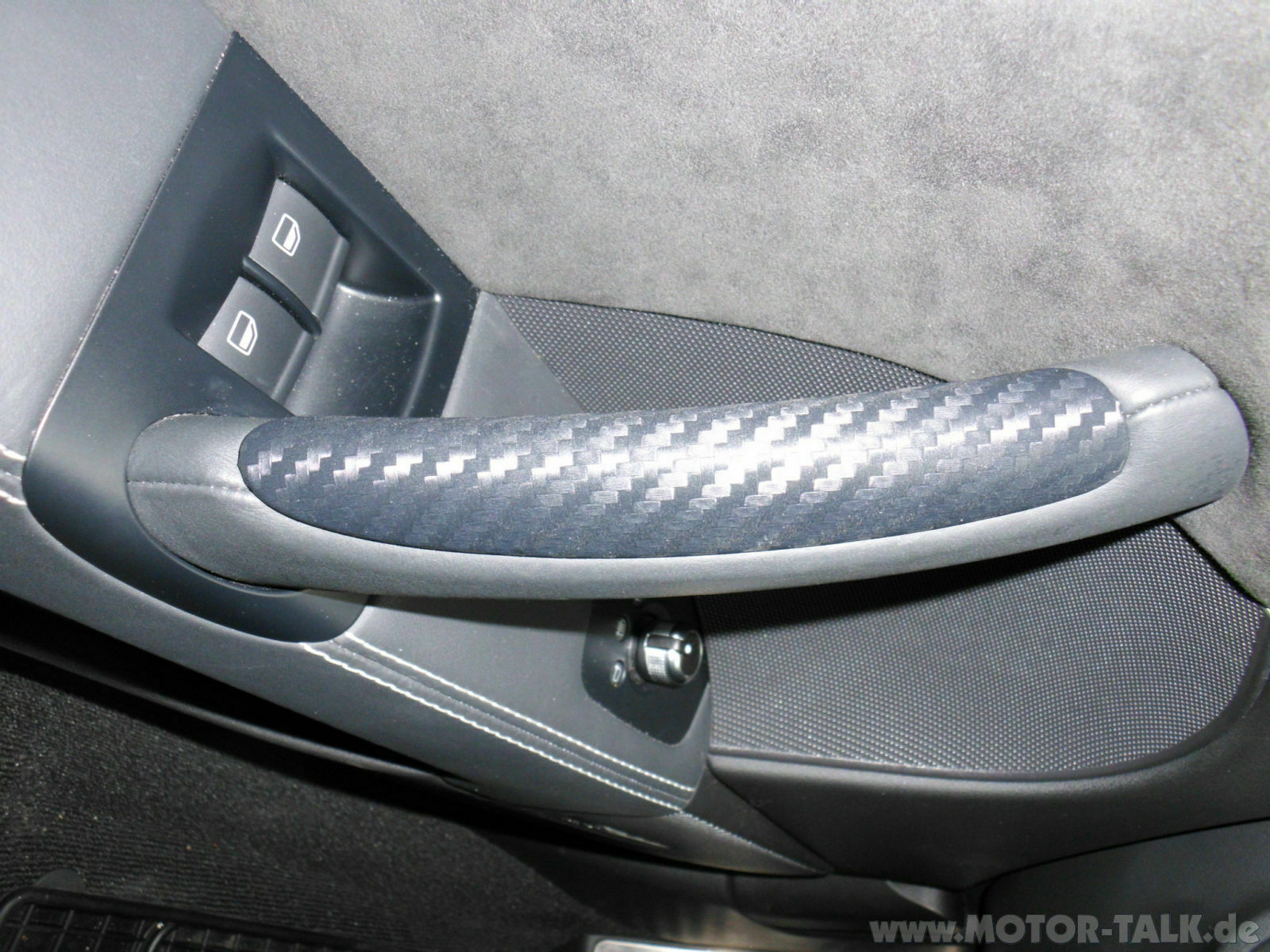 23-03-2012-mein-ttrs-carbonfolie-tuergriffblende-0001