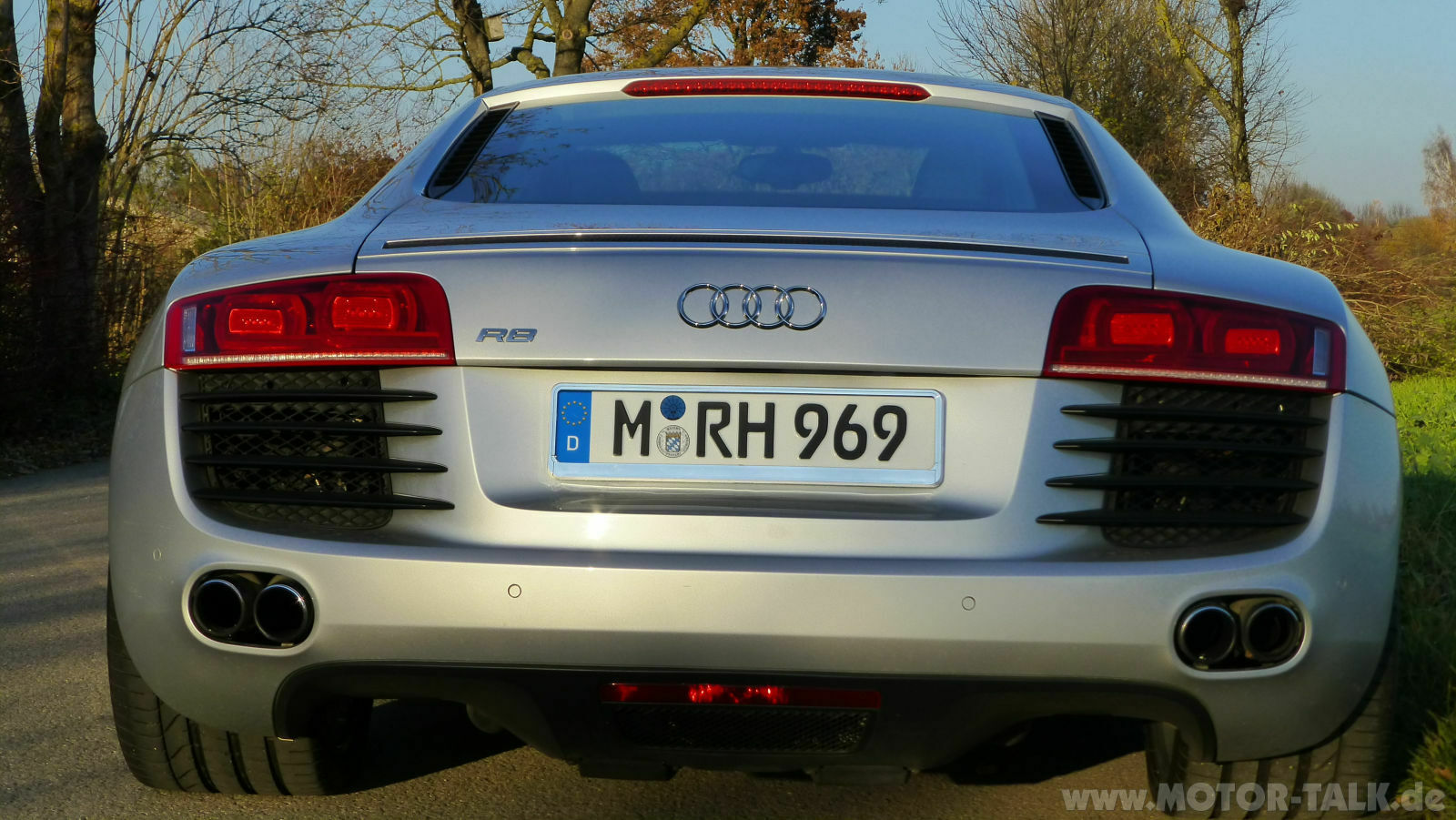 Dürfte wohl der erste MJ 2009 mit Facelift Beleuchtung sein. Weltweit.