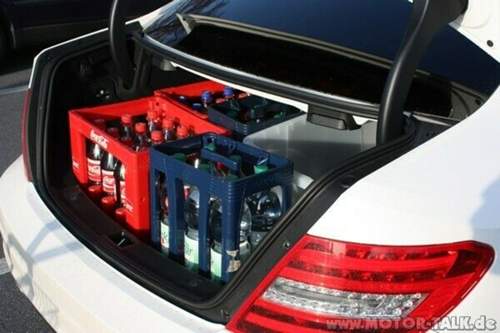 2-cola-kisten-2-wasserkisten-kofferaum-c-klasse-coupe-mercedes