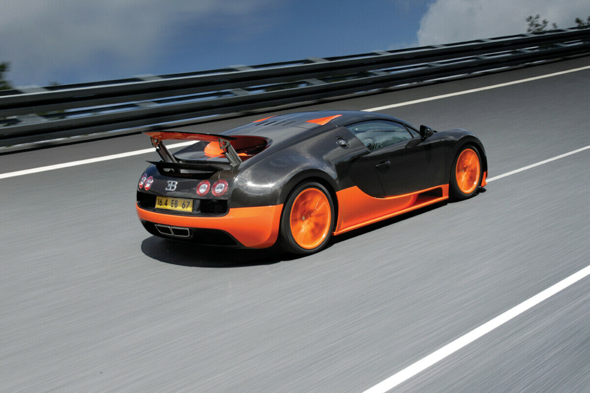 Die Straßenversion des Bugatti Veyron Super Sport ist bei 415 km/h abgeregelt