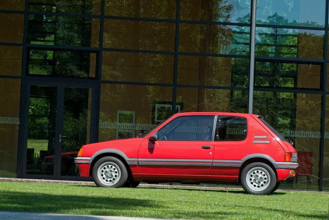 Der Peugeot 205 GTI leistet 105 PS