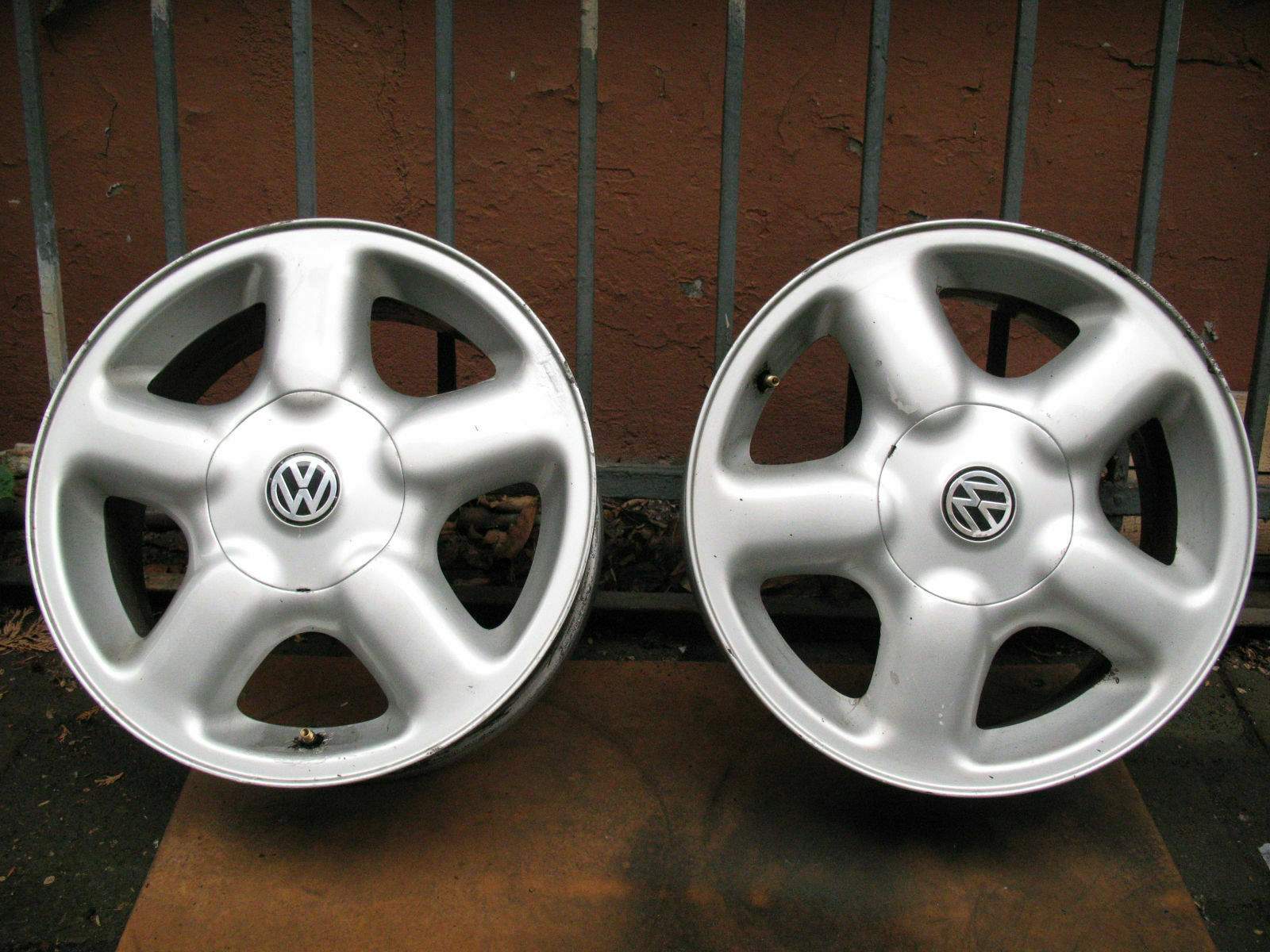 VW Alu Felgen 6Jx15 H2 ET35 : Biete