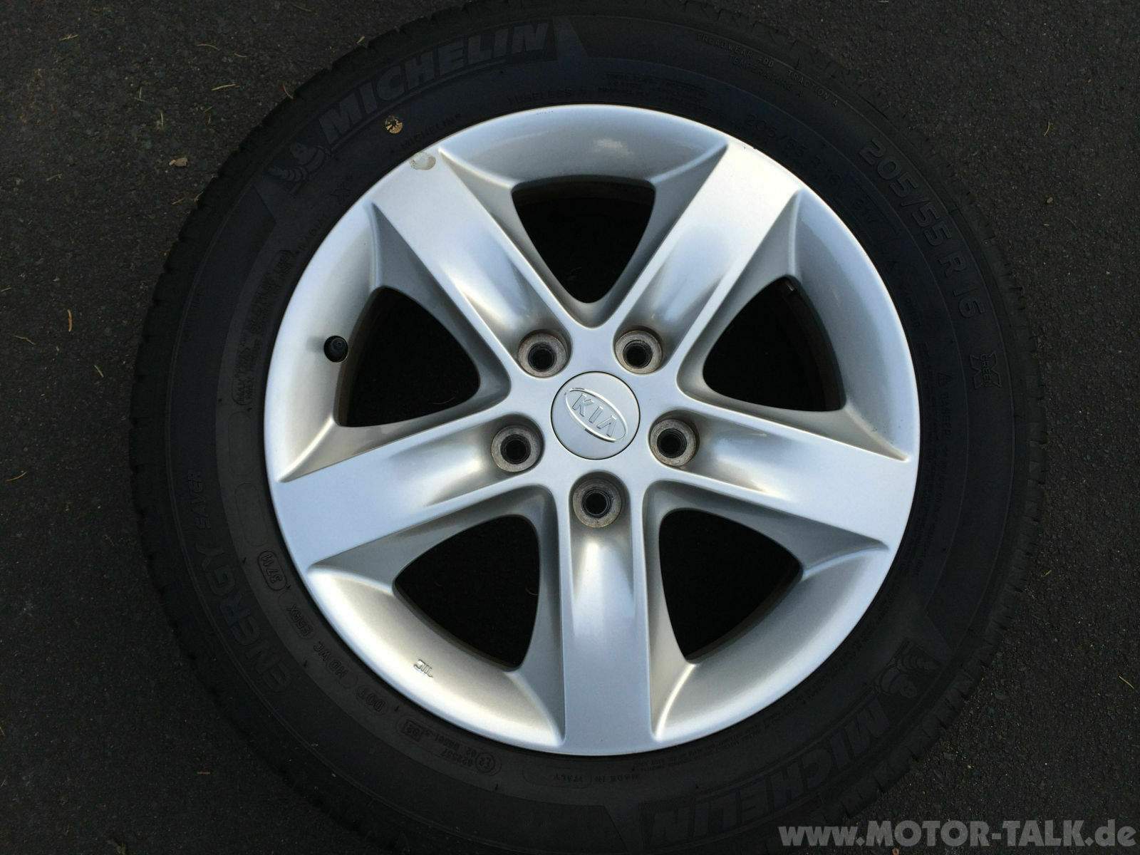 16 Zoll Kia Ceed Felgen mit 205/55 R16 Michelin Energy Saver Reifen Biete