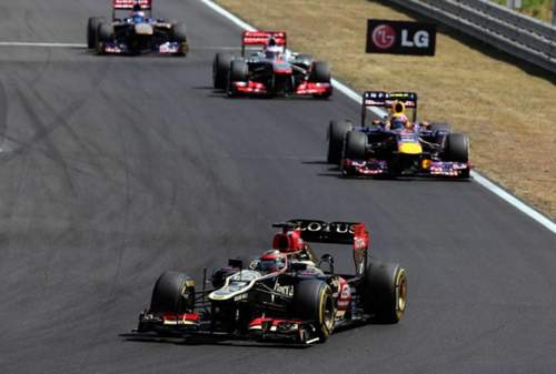 R&auml;ikk&ouml;nen konnte dank Zweistopp-Strategie vor Vettel auf den zweiten Platz fahren