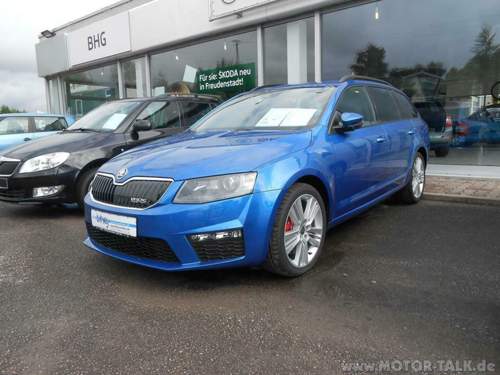 Skoda-octavia-rs-2-0-tdi-race-blue-09-2013-001x