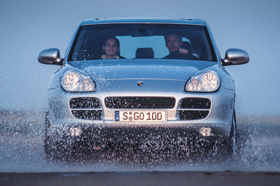 Vielleicht doch keine Freunde? Porsche Cayenne Typ 9PA und Wasser