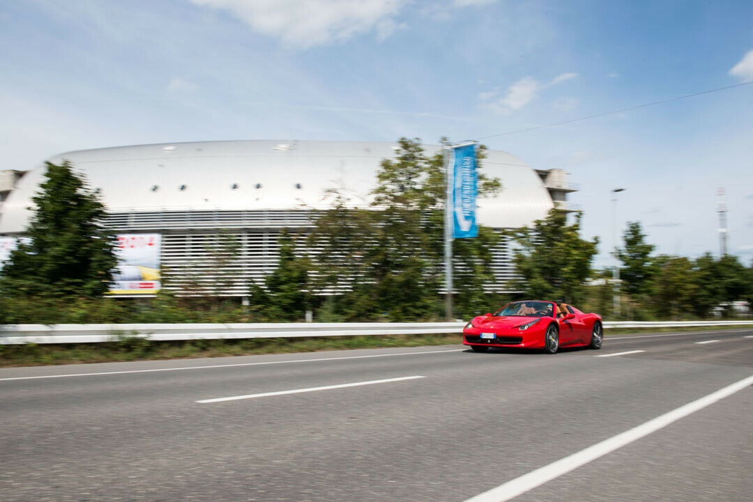 Sitzposition, Lenkung, Beschleunigung - alles am 458 erinnert an einen Rennwagen