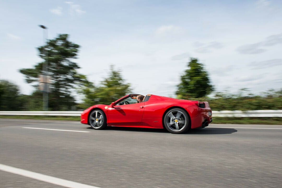 In nur 10,8 Sekunden sprintet der Spider aus dem Stand auf 200 km/h
