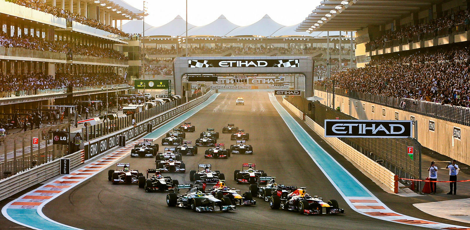 Formel 1 in Abu Dhabi: Rennen bei Abendd&auml;mmerung