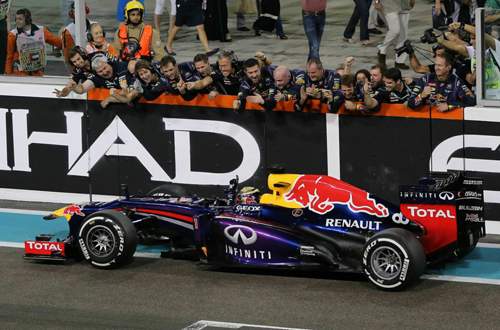 Vettel nach der Zieldurchfahrt