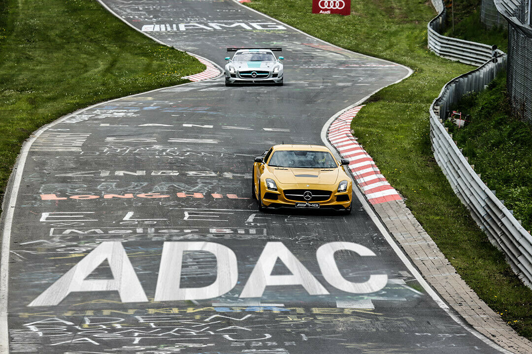 Der ADAC will allem Anschein nach den Nürburgring kaufen - zumindest die Strecke. Ein Großteil der ca. 400 Steuermillionen ist trotzdem verloren