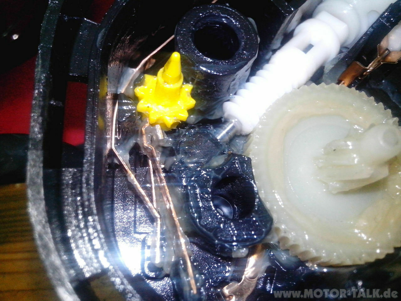 Scheinwerfer Wischer Motor wie gelbes Zahnrad richtig?