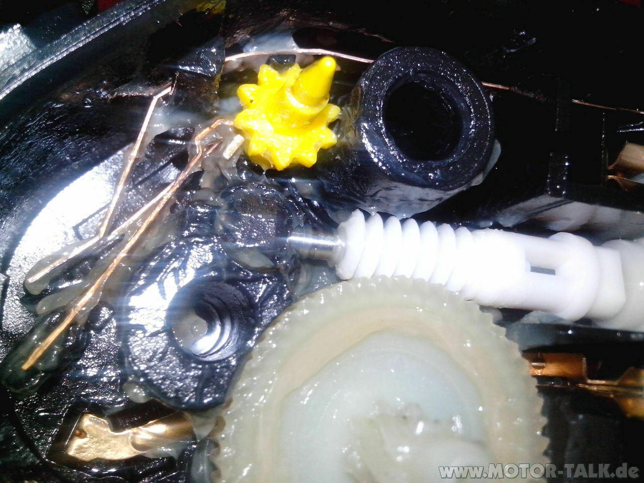 Scheinwerfer Wischer Motor wie gelbes Zahnrad richtig?