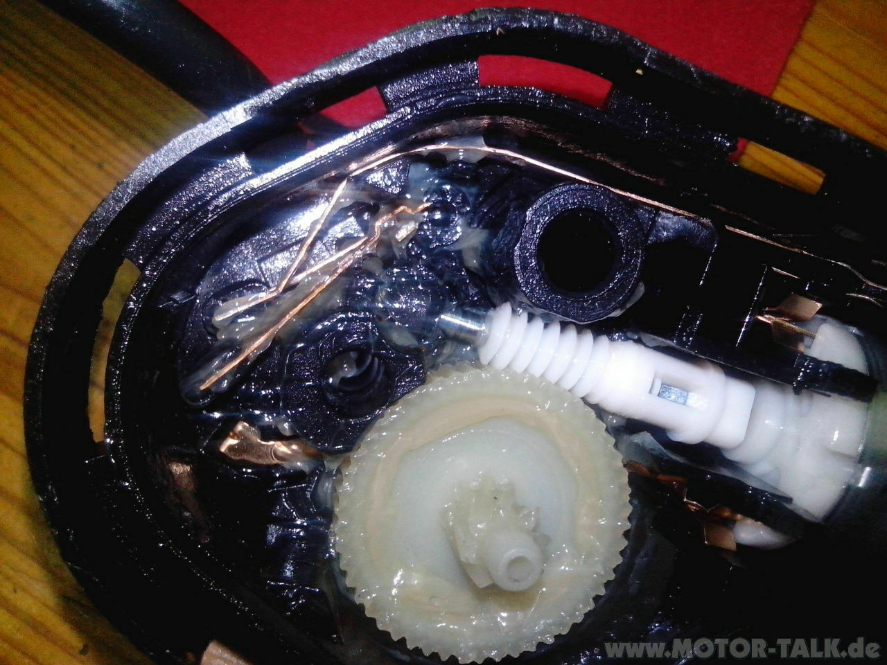 Scheinwerfer Wischer Motor wie gelbes Zahnrad richtig?