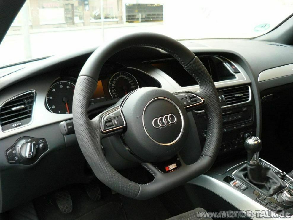 Abgeflachtes Lenkrad im 2009er