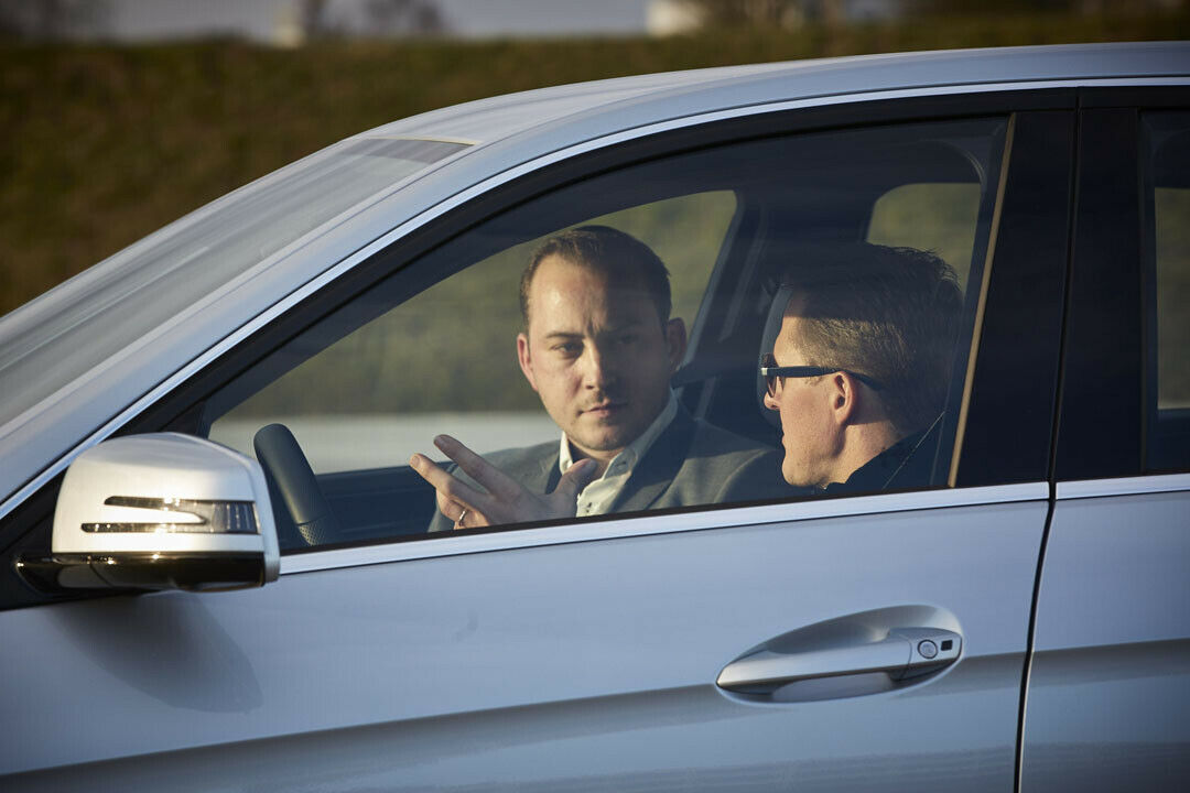 Das Interview führen wir direkt im Auto. Schumacher will es so, das