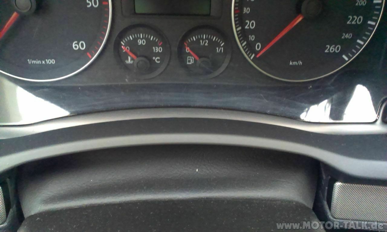 Kratzer aus Tachoglas entfernen