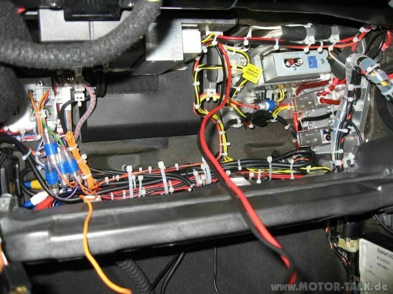 Suche Zündungsplus für Einschaltimpuls um einen Car-PC zu starten.