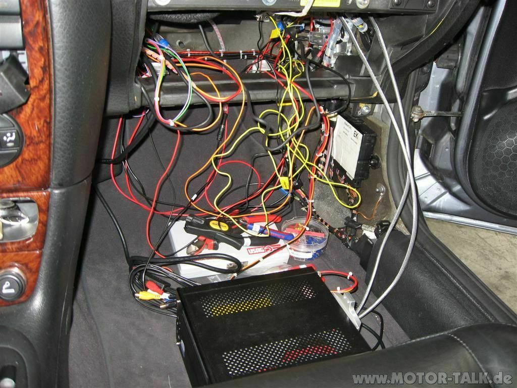 Suche Zündungsplus für Einschaltimpuls um einen Car-PC zu starten.