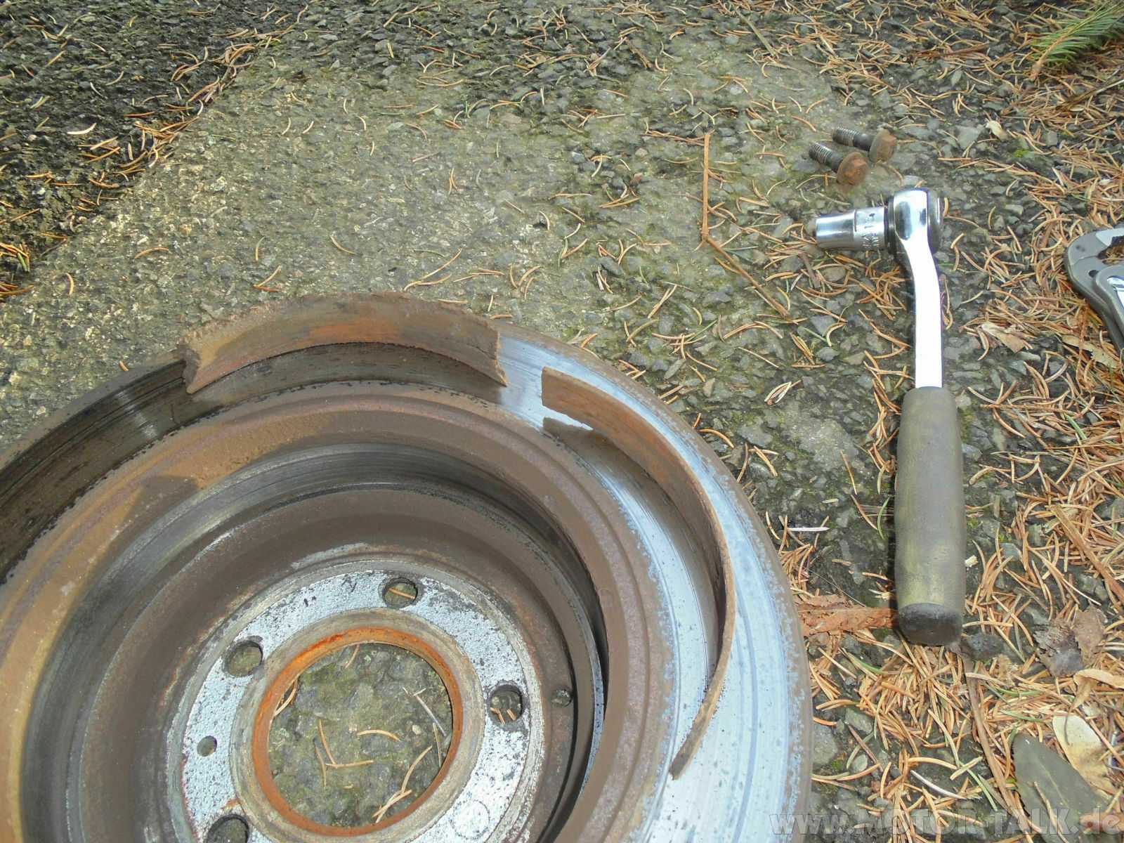 Klack-Geräusch beim Bremsen