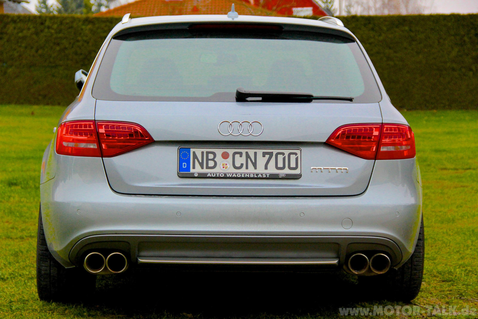 A4 Avant Auspuff/Leiste?