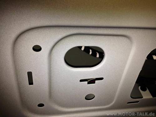 Befestigung-gurtaufroller-links