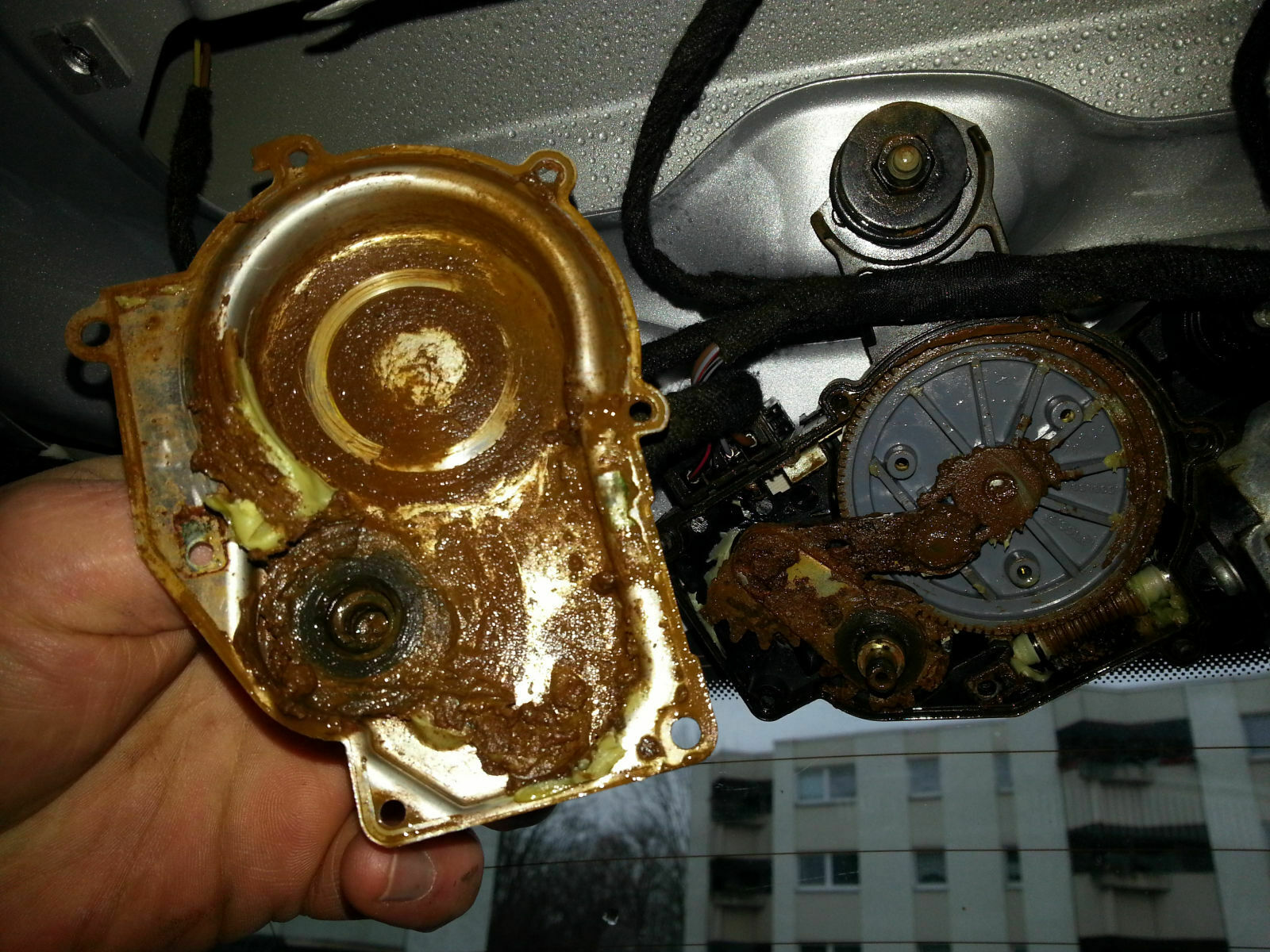 Scheibenwaschanlage hinten verstopft/undicht