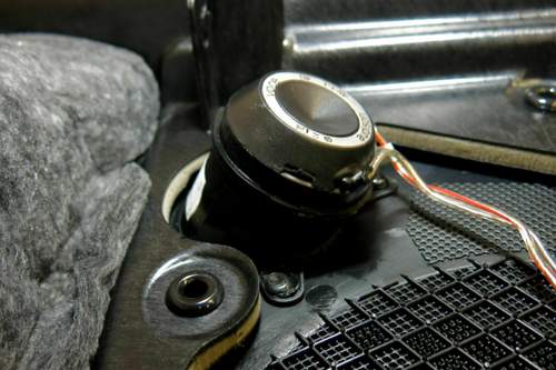 Audison-av-1-1-hecktuer-w212-fertig-montiert