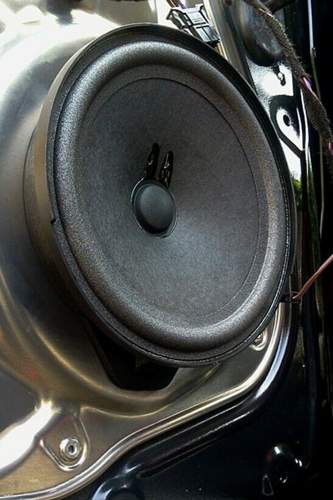 Hecktuer-w212-basschassis-von-hinten-genietet