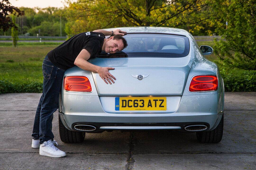 Die schiere Kraft des W12-Biturbo-Motors hat den Redakteur nachhaltig begeistert