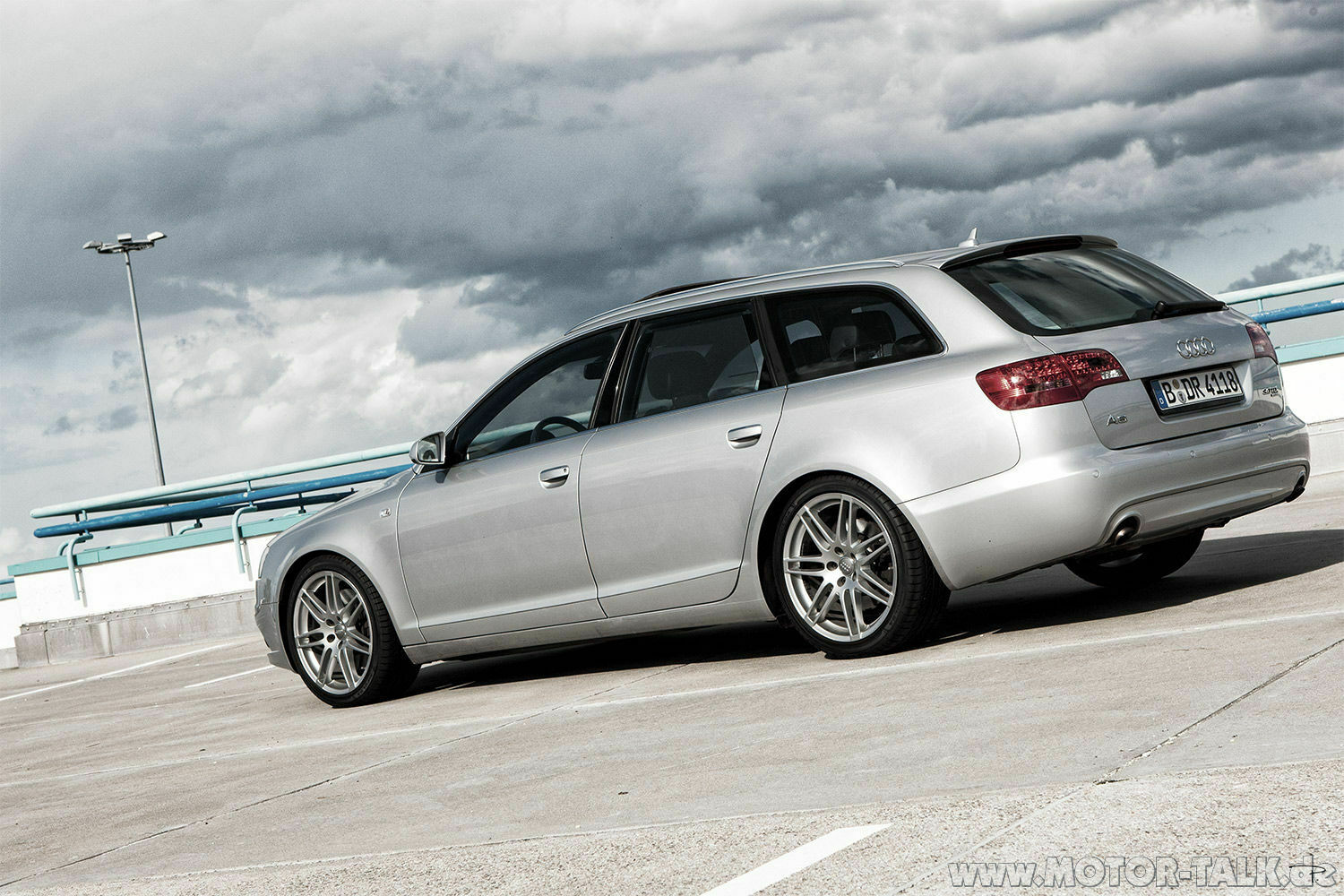 3a0q6827-abr-web1500