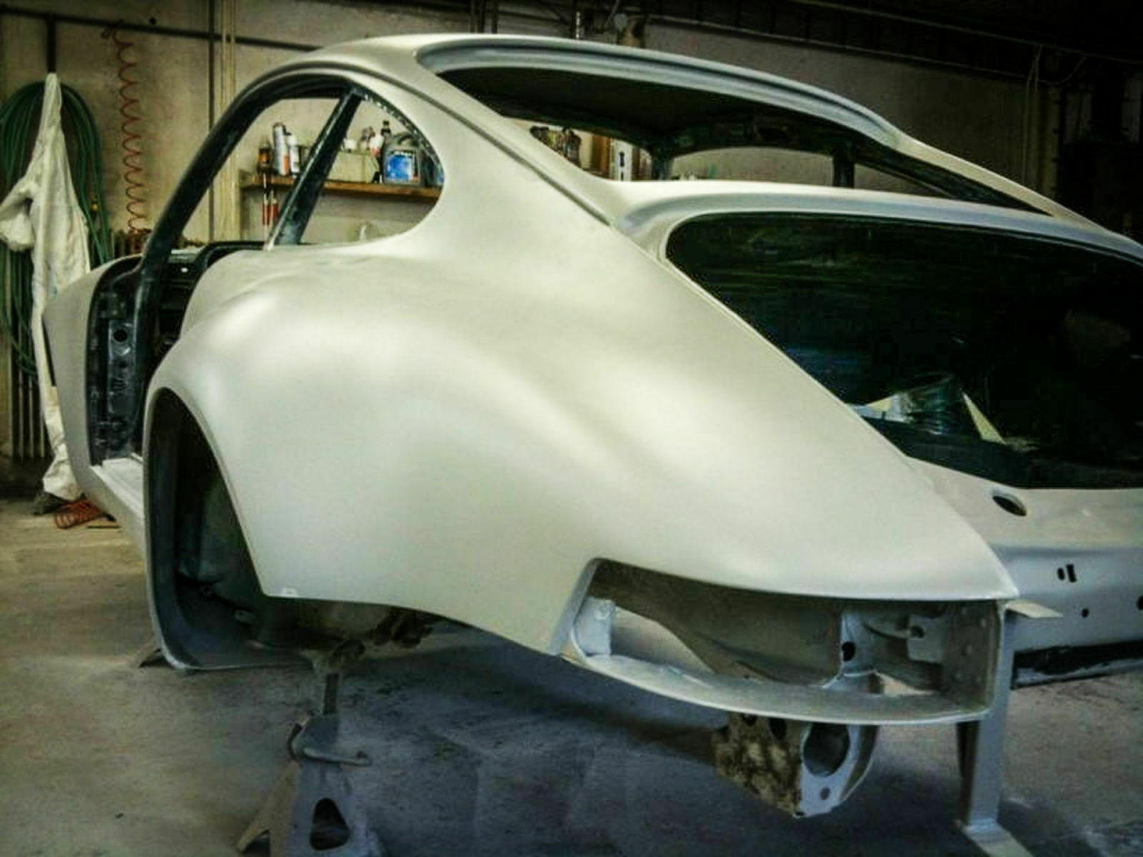 Die verbreiterten Radk&auml;sten stammen von einem Spezialisten f&uuml;r Flugzeugteile