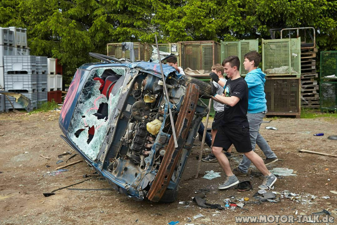 Mit dem Vorschlaghammer zum Junggesellenabschied