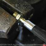 Schlauch zum Teil aufgesteckt