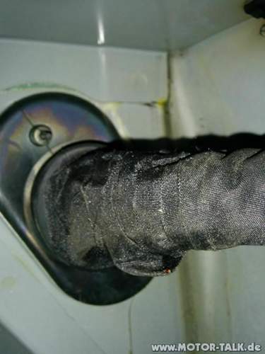 Tülle hinter Waschwasserbehaelter