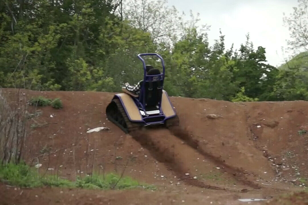 Hand an den Joystick und ab in den Dreck