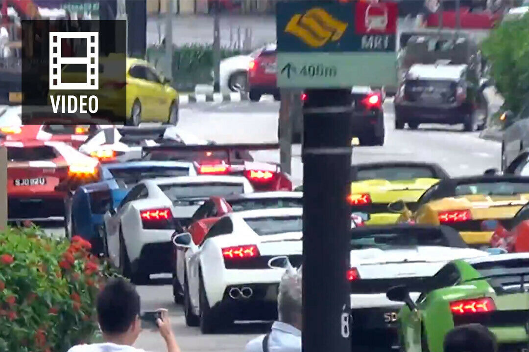 Ein Flashmob von und f&uuml;r Autofans: Dutzende Lamborghini in Singapur