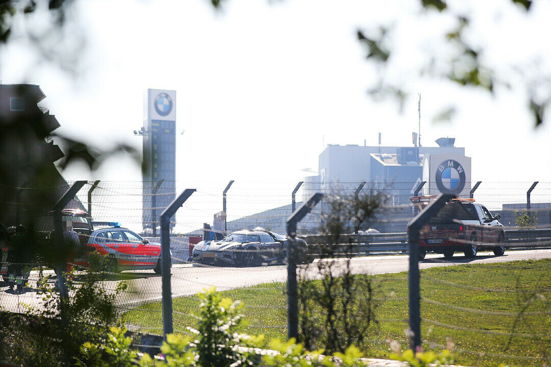 Laut unserem Fotografen war der Agera auf einer schnellen Runde unterwegs, als der Unfall passierte