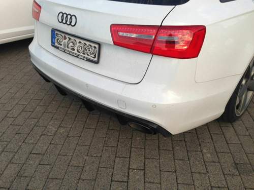 RS6 Diffusor mit AHK-Ausschnitt