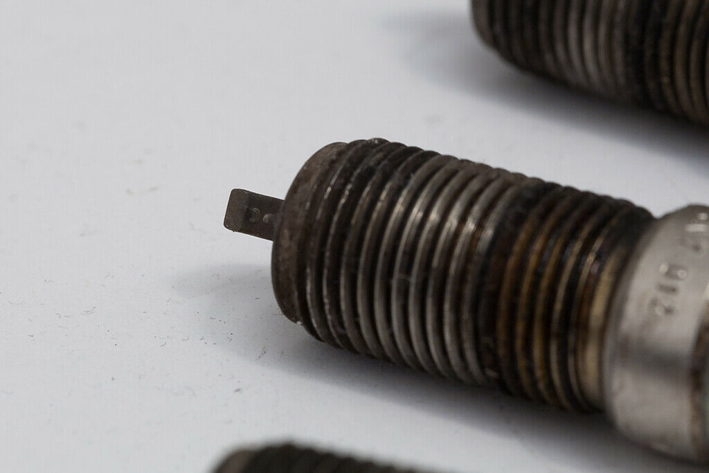 Bosch-Platin-Zündkerzen nach 60.000 km LPG | Unterschiede zwischen den Zylindern | Makrobilder