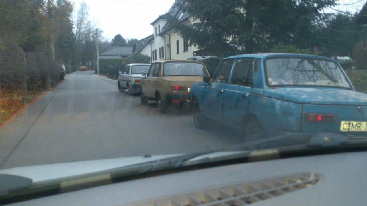 Der Schrottplatz - Spiegelsymmetrisch des Showrooms