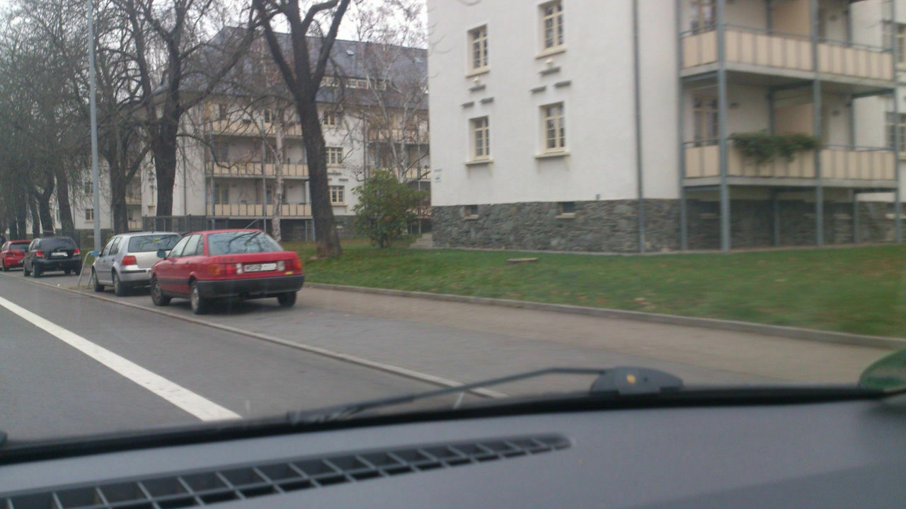 Der Schrottplatz - Spiegelsymmetrisch des Showrooms