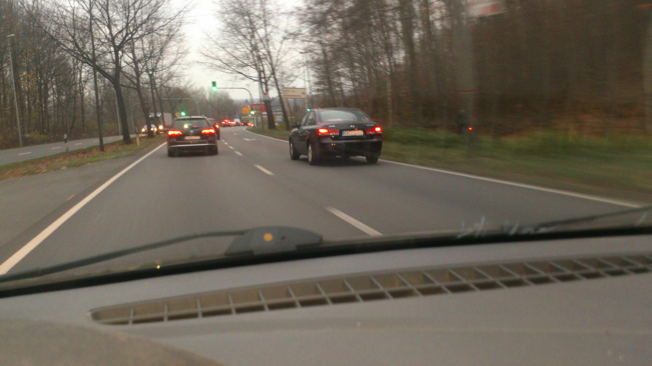 Der Schrottplatz - Spiegelsymmetrisch des Showrooms