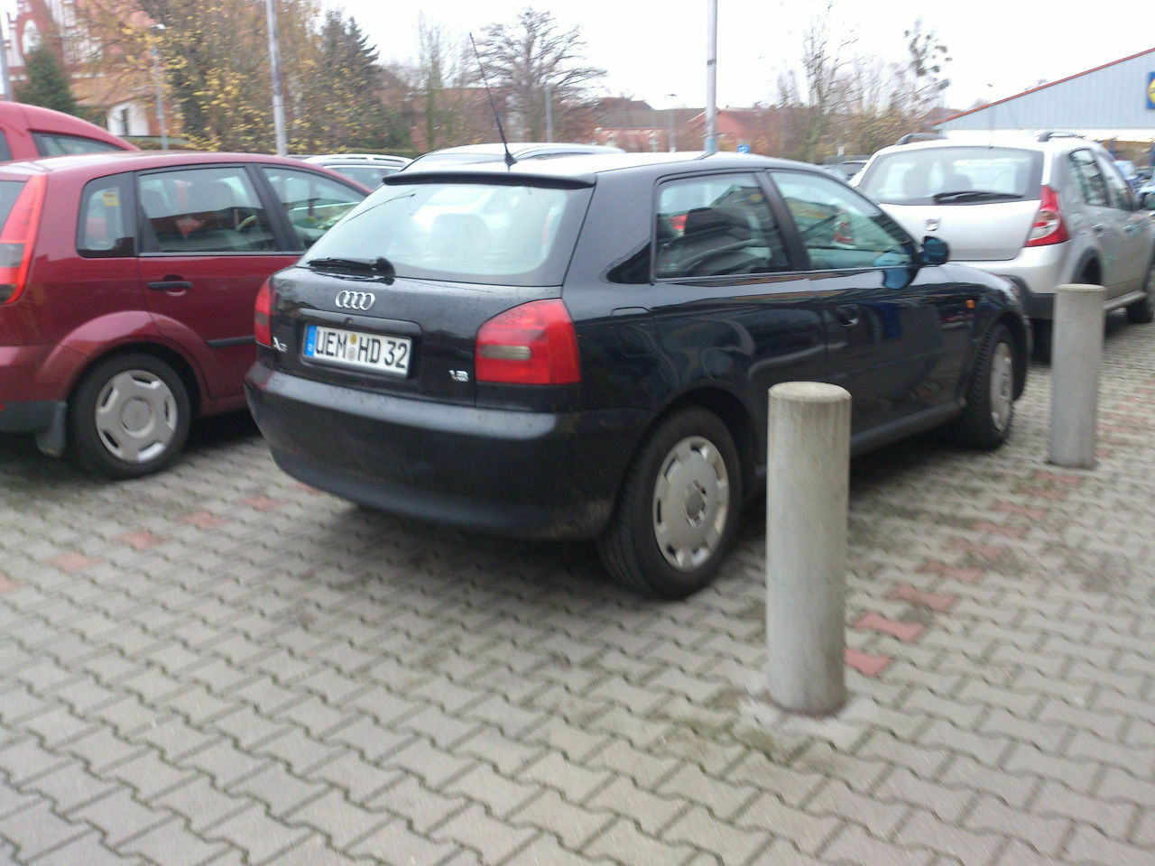 Der Schrottplatz - Spiegelsymmetrisch des Showrooms