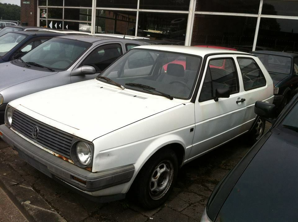 Der Schrottplatz - Spiegelsymmetrisch des Showrooms