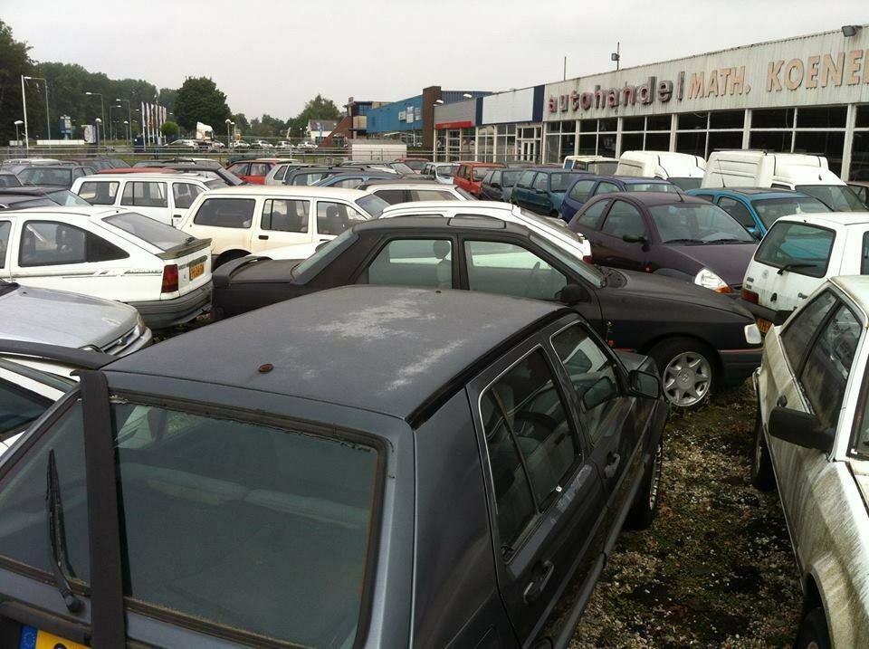 Der Schrottplatz - Spiegelsymmetrisch des Showrooms