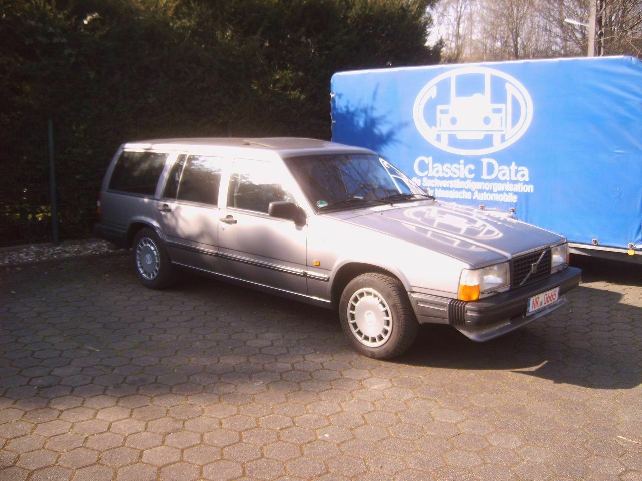 Der Schrottplatz - Spiegelsymmetrisch des Showrooms